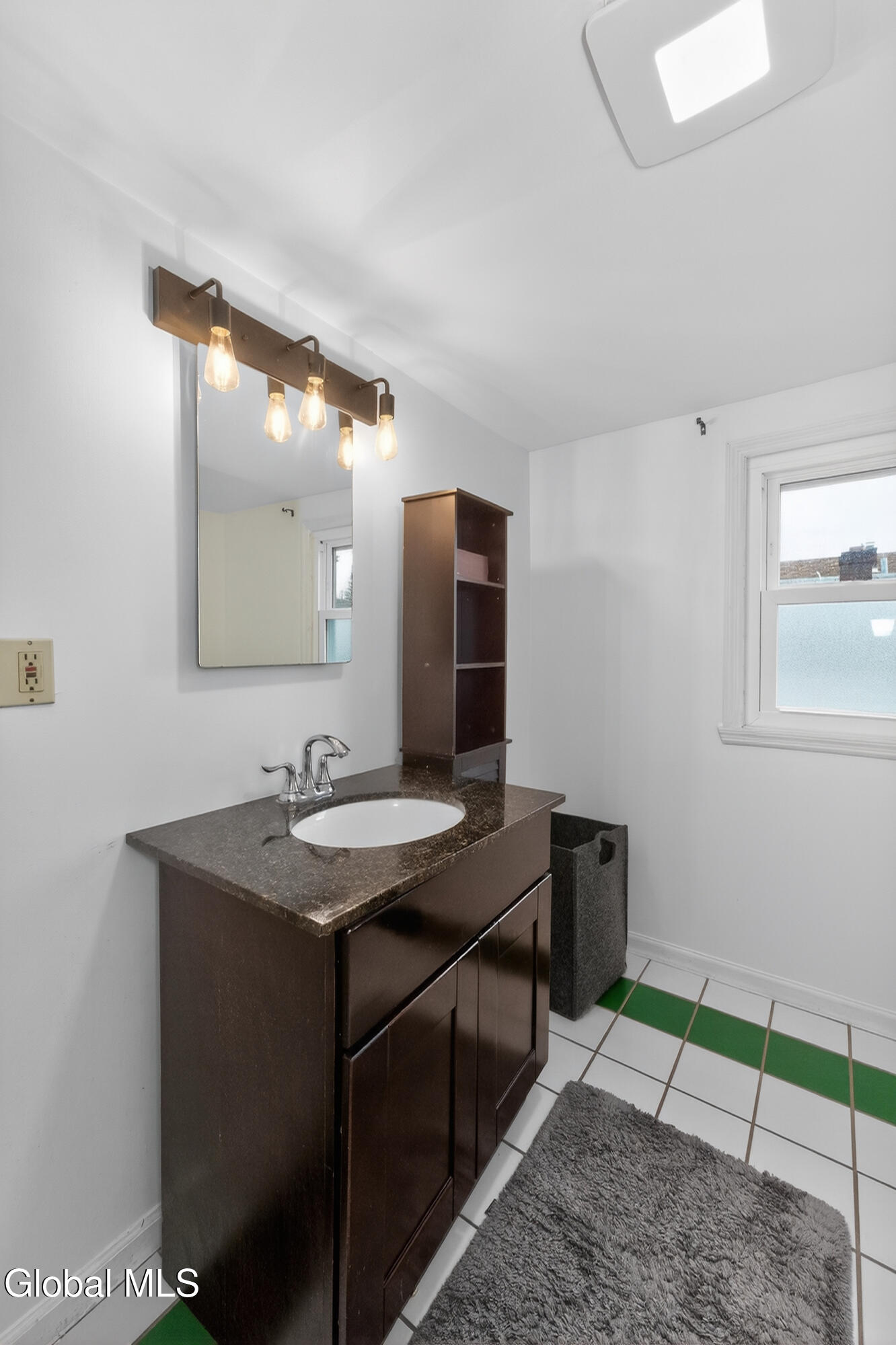 1076 Regent Street Schenectady NY 12309