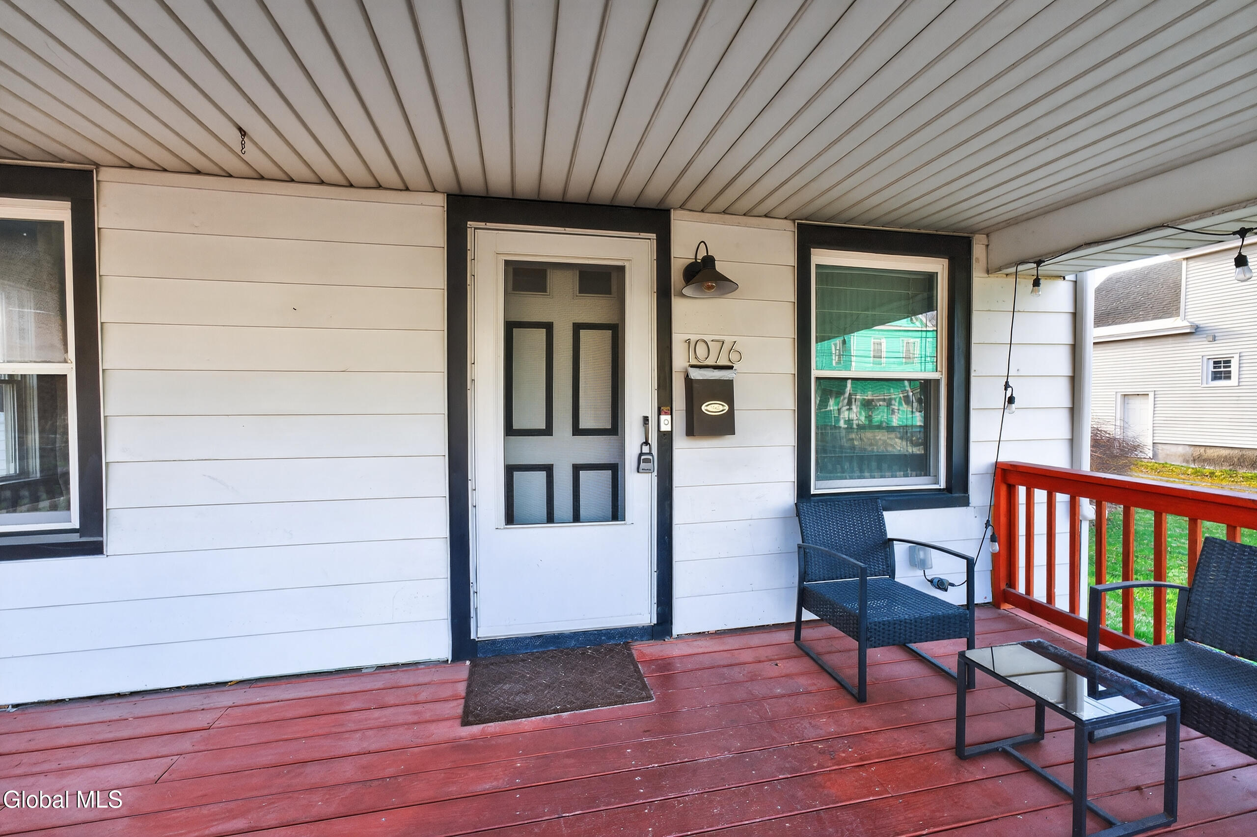 1076 Regent Street Schenectady NY 12309