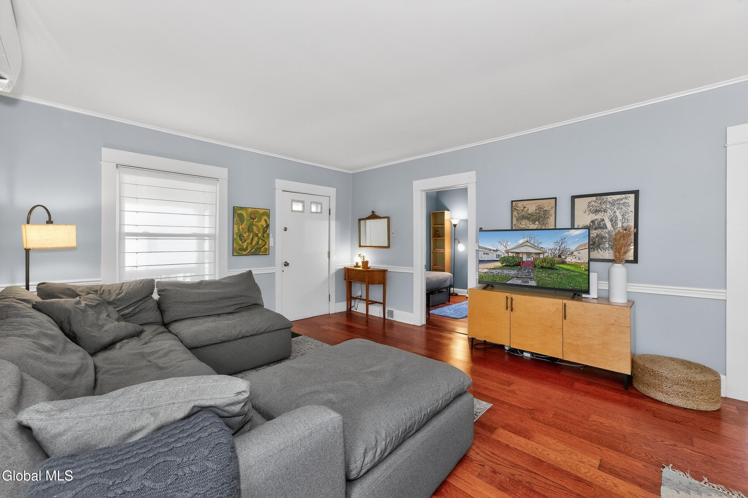 1076 Regent Street Schenectady NY 12309