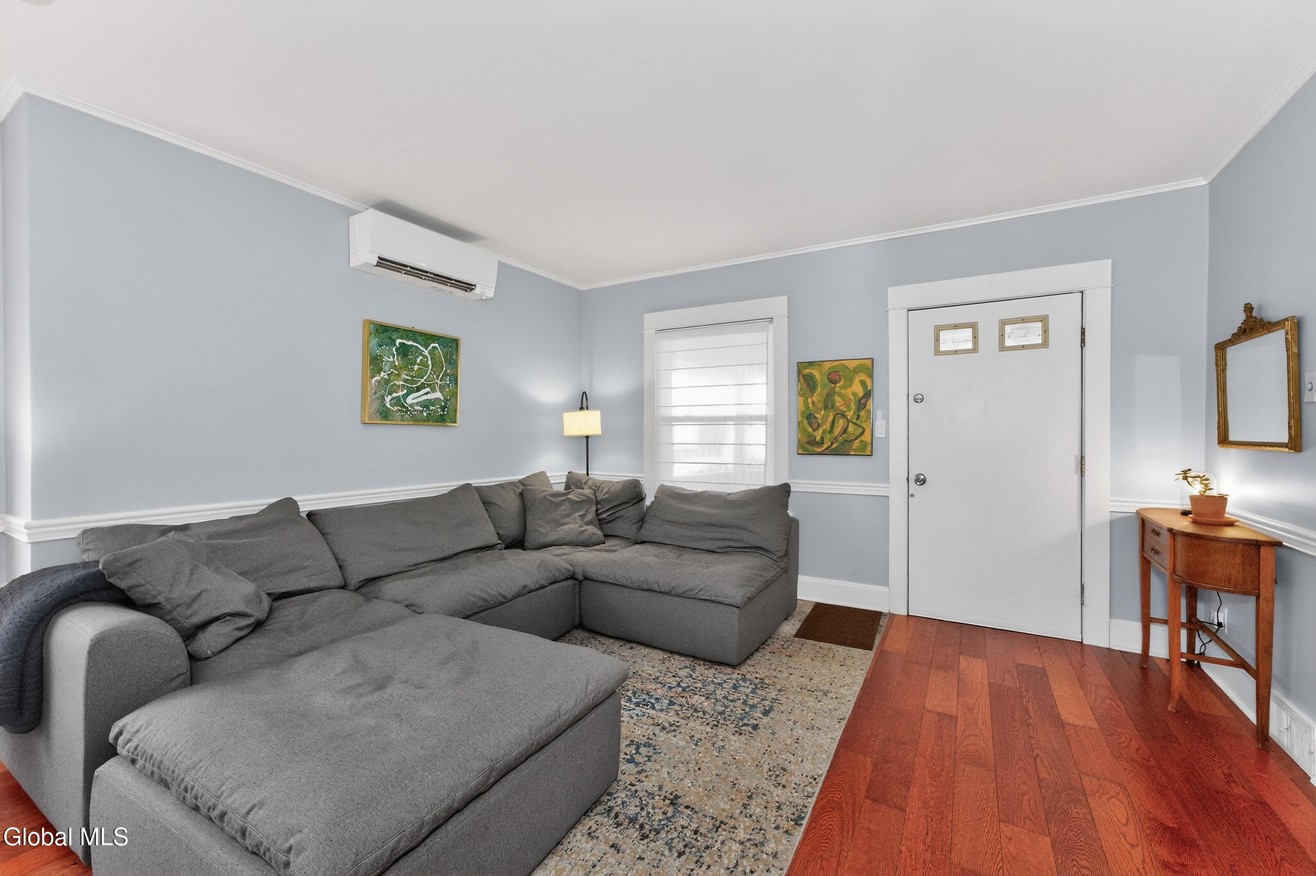 1076 Regent Street Schenectady NY 12309