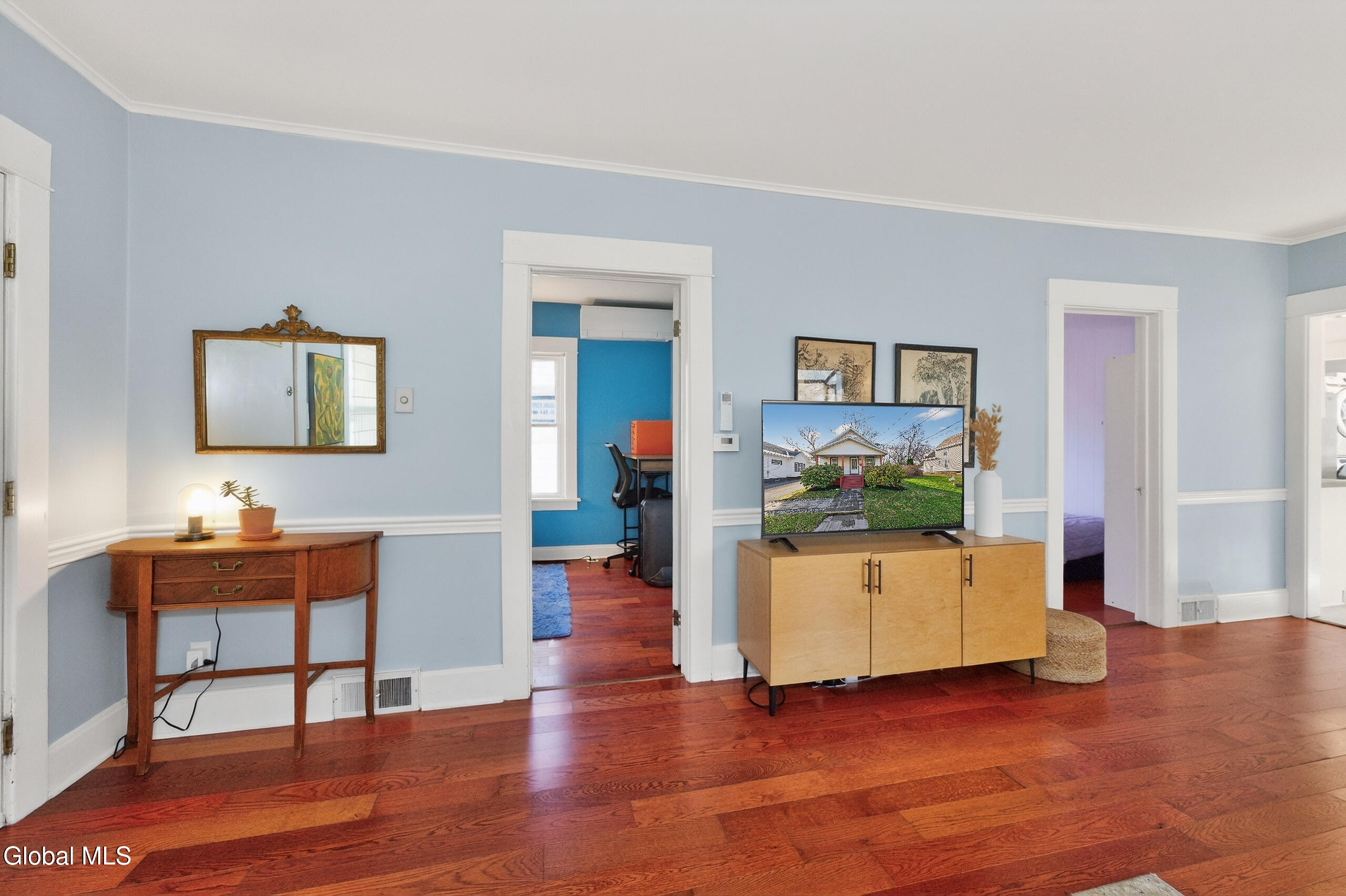 1076 Regent Street Schenectady NY 12309