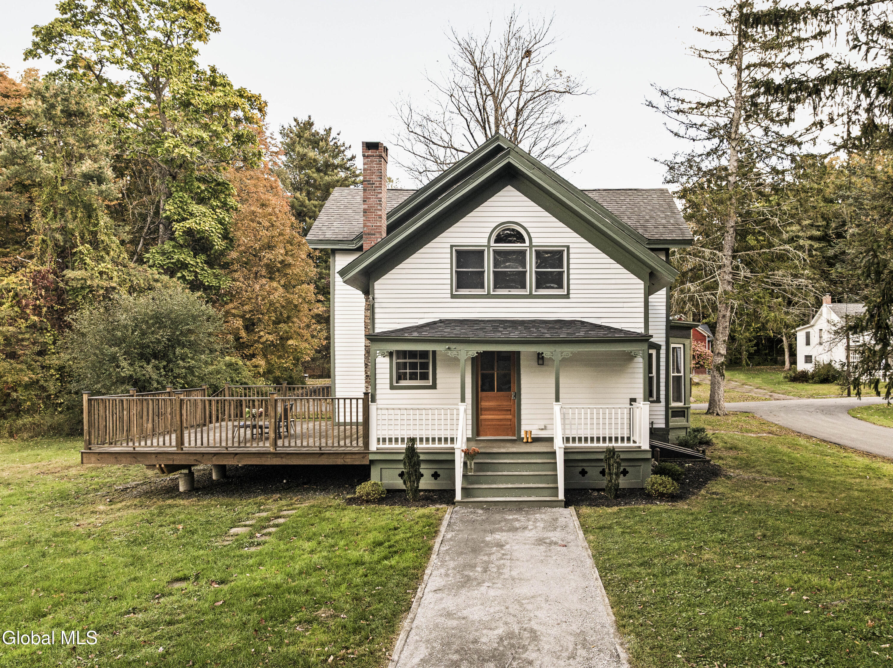 23 Frog Alley Old Chatham NY 12136