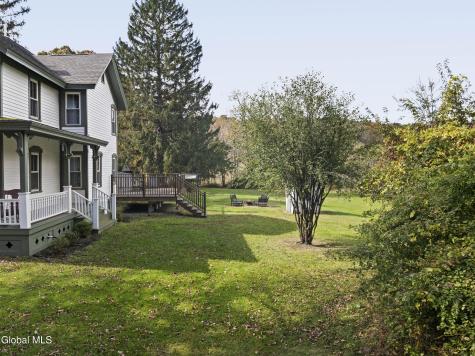 23 Frog Alley Old Chatham NY 12136