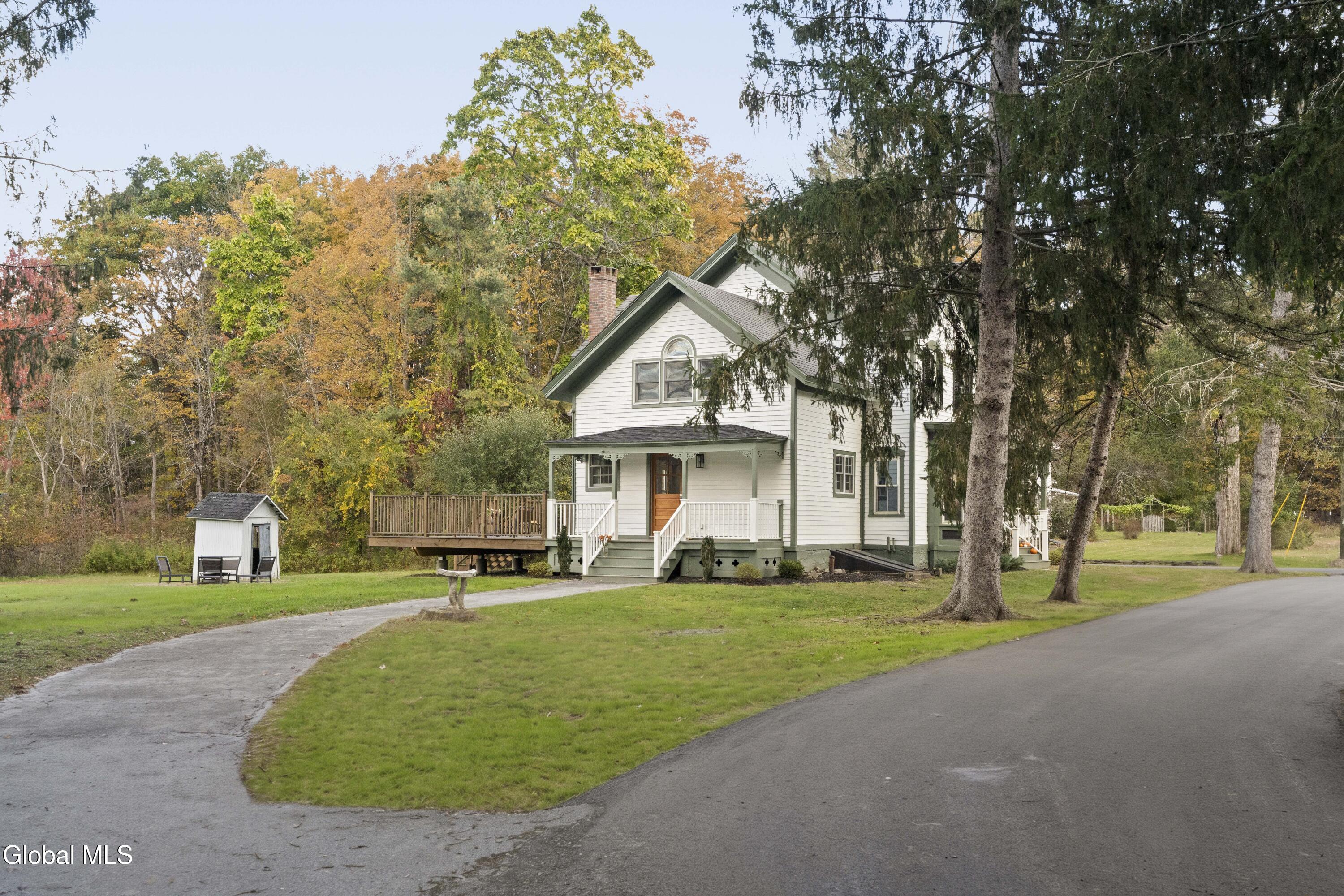 23 Frog Alley Old Chatham NY 12136