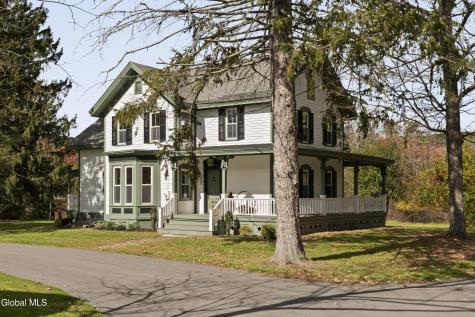 23 Frog Alley Old Chatham NY 12136