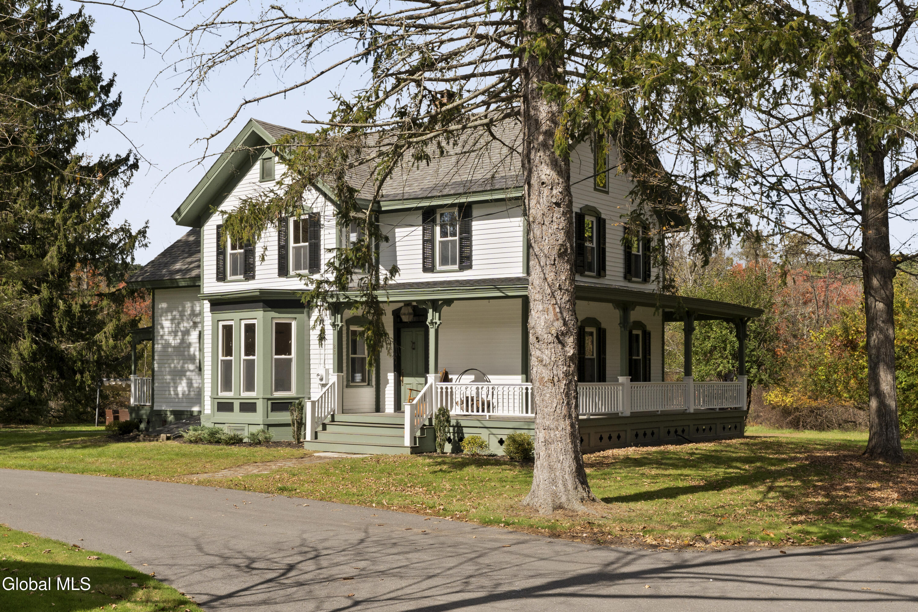 23 Frog Alley Old Chatham NY 12136