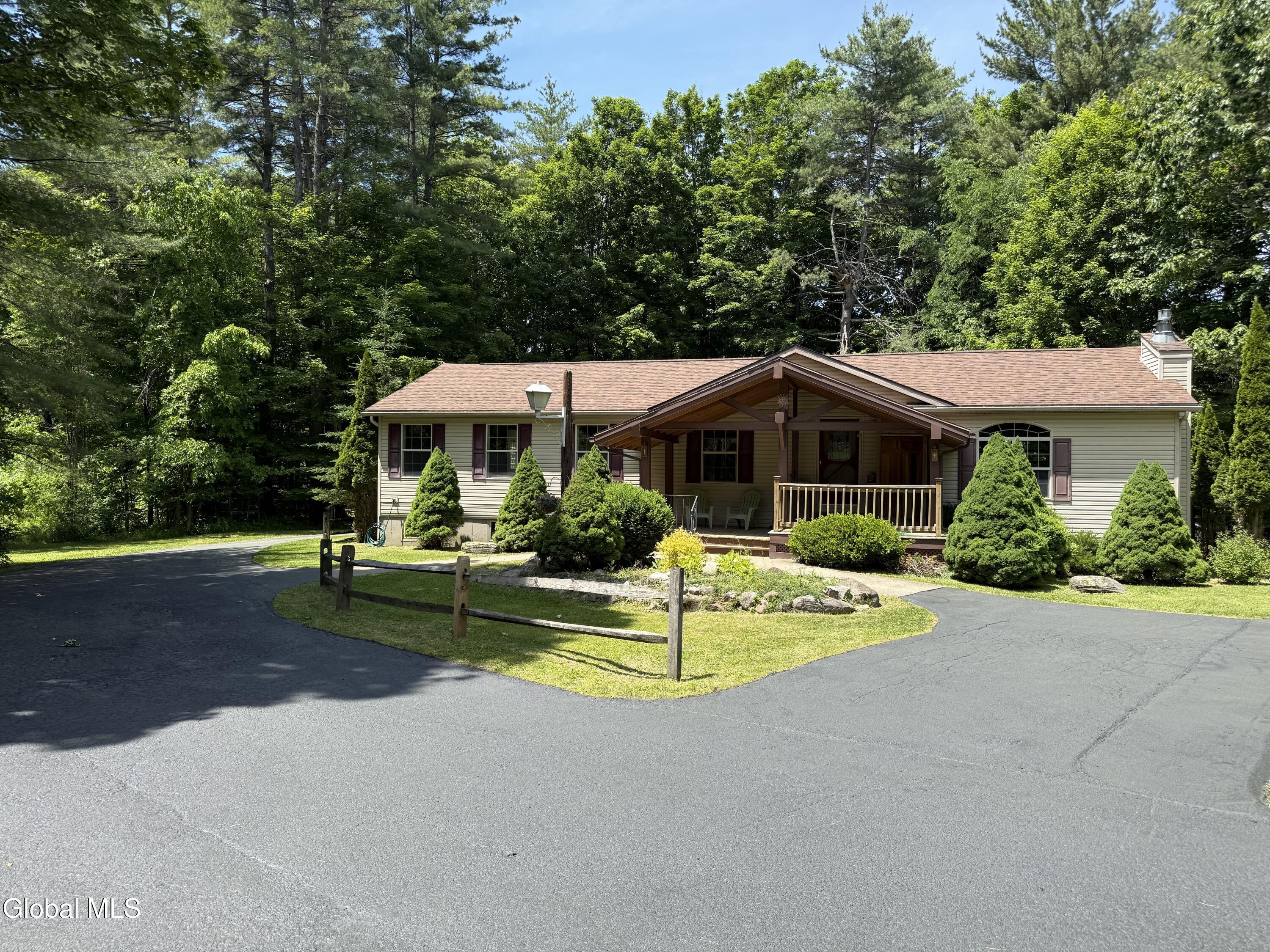 371 Lakeview Road Broadalbin NY 12025