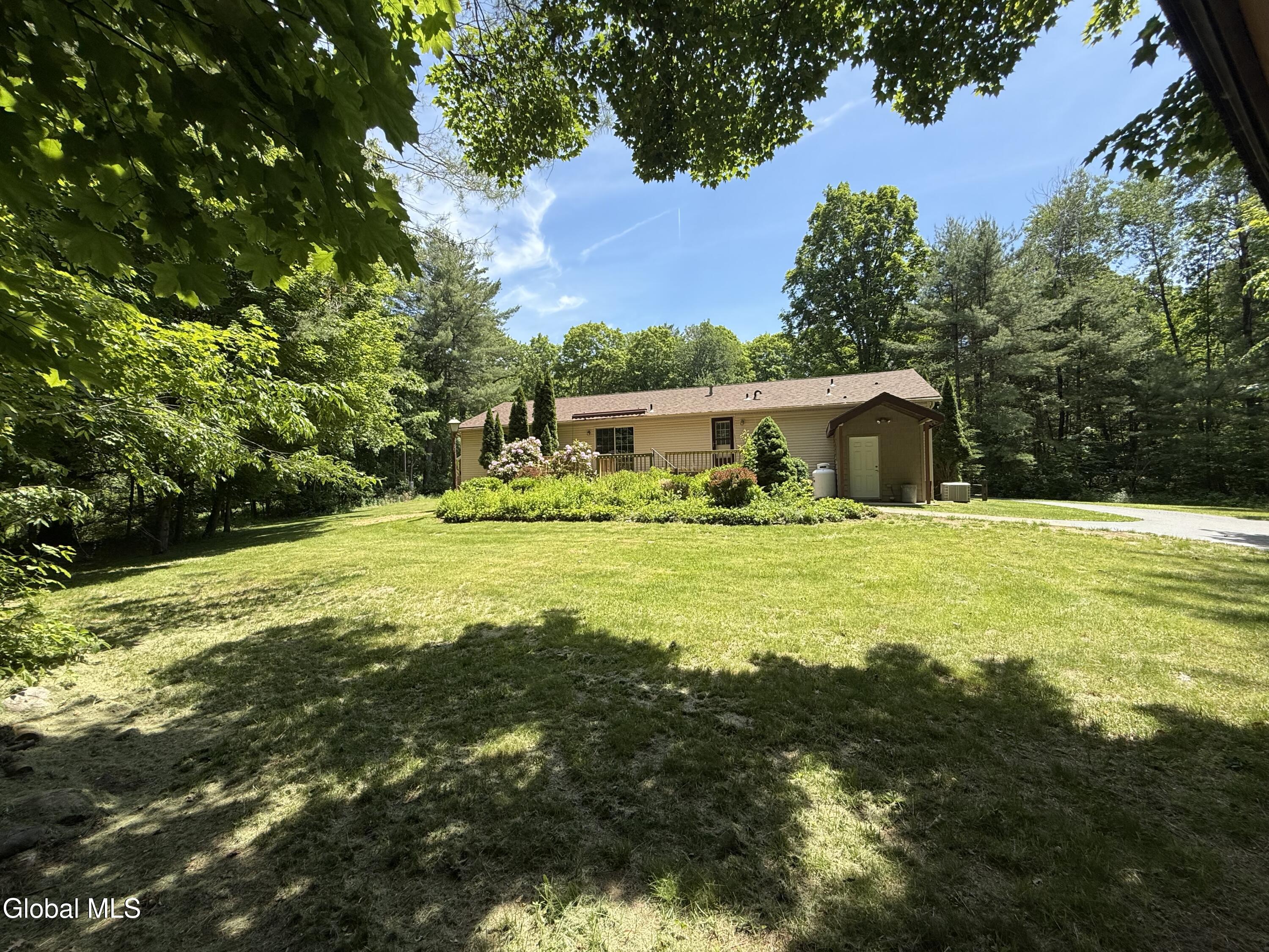 371 Lakeview Road Broadalbin NY 12025