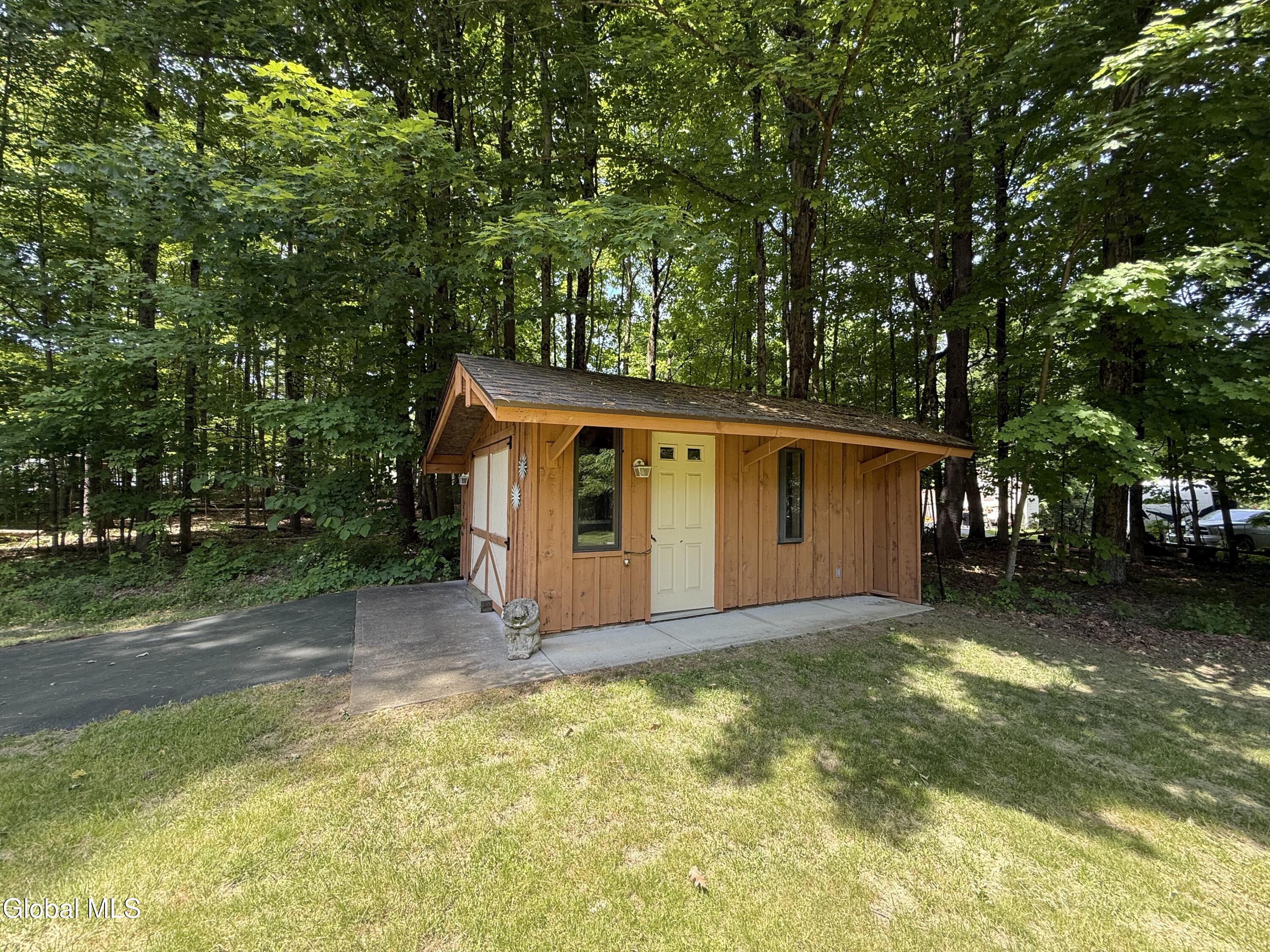 371 Lakeview Road Broadalbin NY 12025