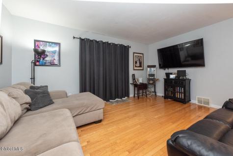 13 Indian Maiden Pass Altamont NY 12009