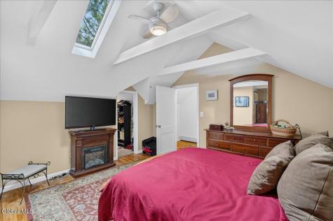 24 Edmel Road Glenville NY 12302