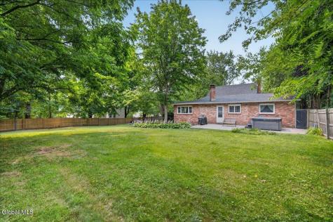 24 Edmel Road Glenville NY 12302