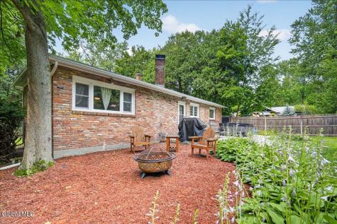 24 Edmel Road Glenville NY 12302