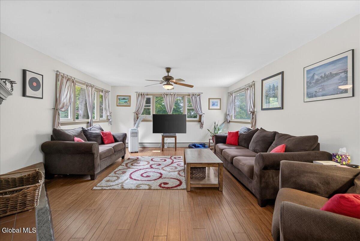 24 Edmel Road Glenville NY 12302