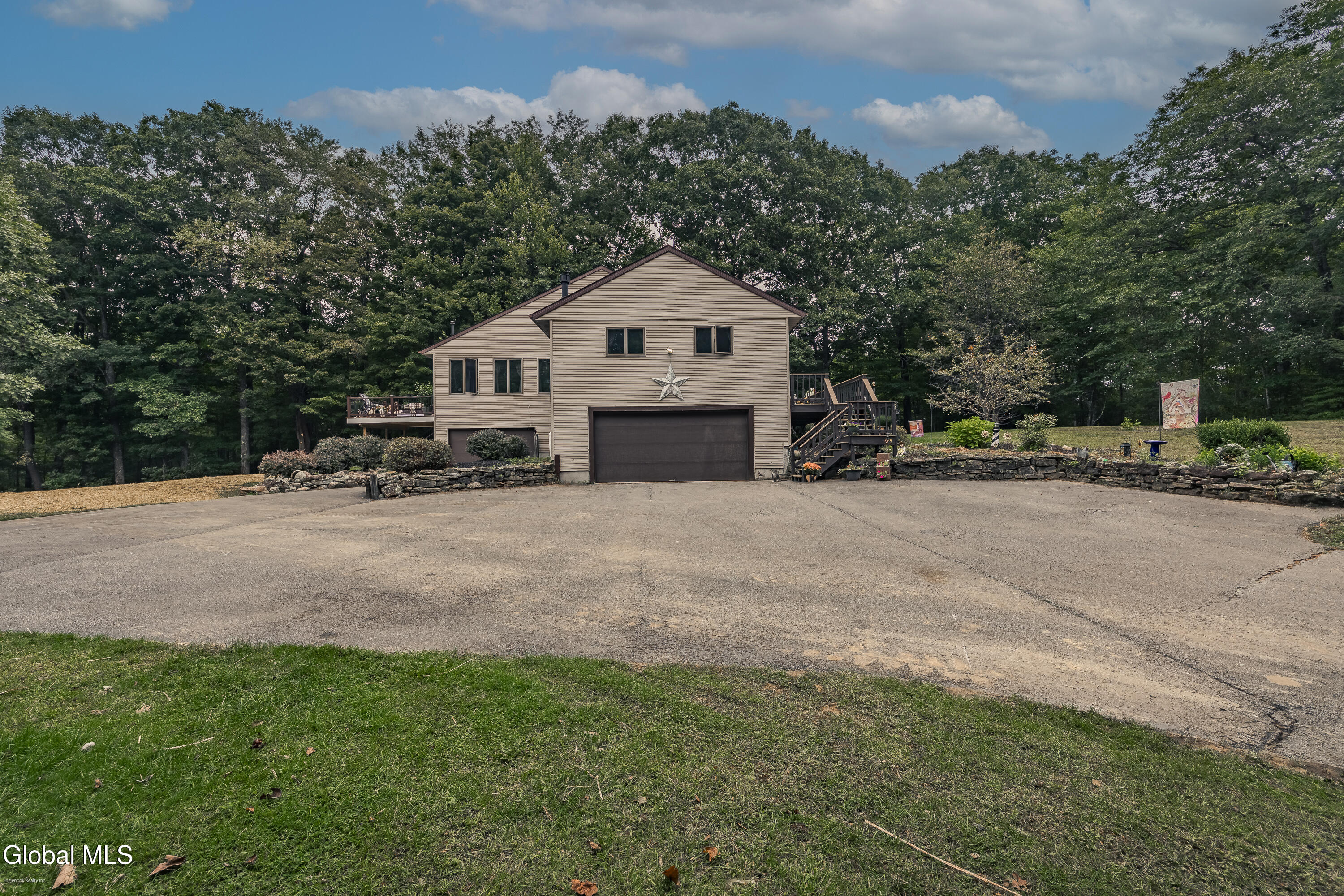 2815 Shaw Road Middle Grove NY 12850