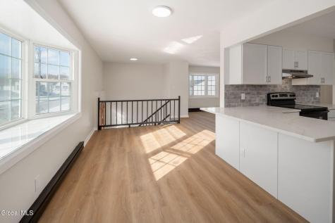 27 Grieme Avenue Amsterdam NY 12010