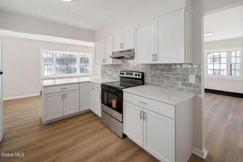 27 Grieme Avenue Amsterdam NY 12010