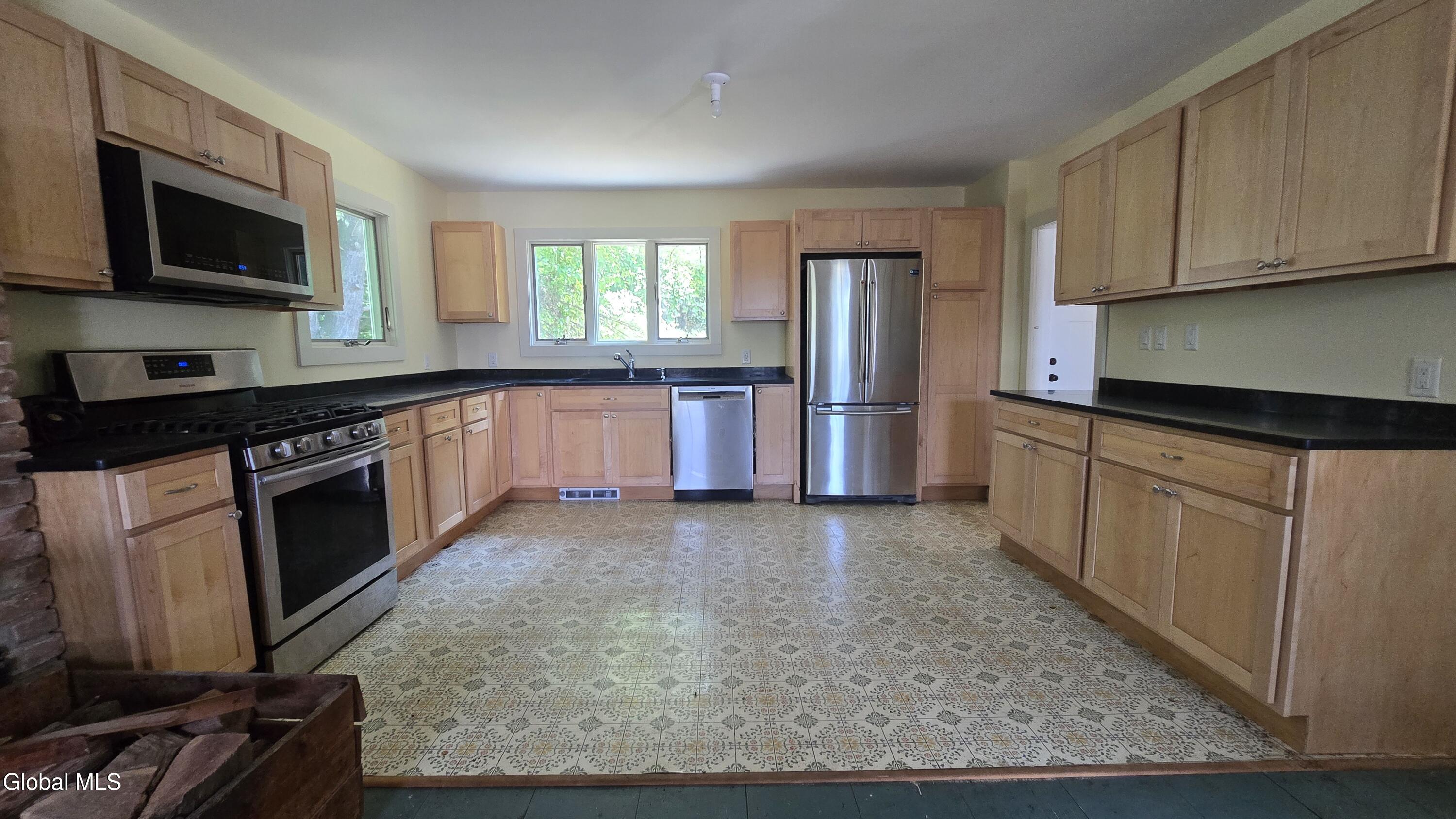 184 White Mills Road Chatham NY 12037