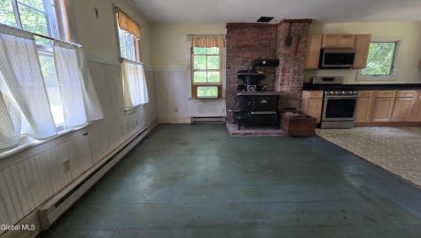 184 White Mills Road Chatham NY 12037