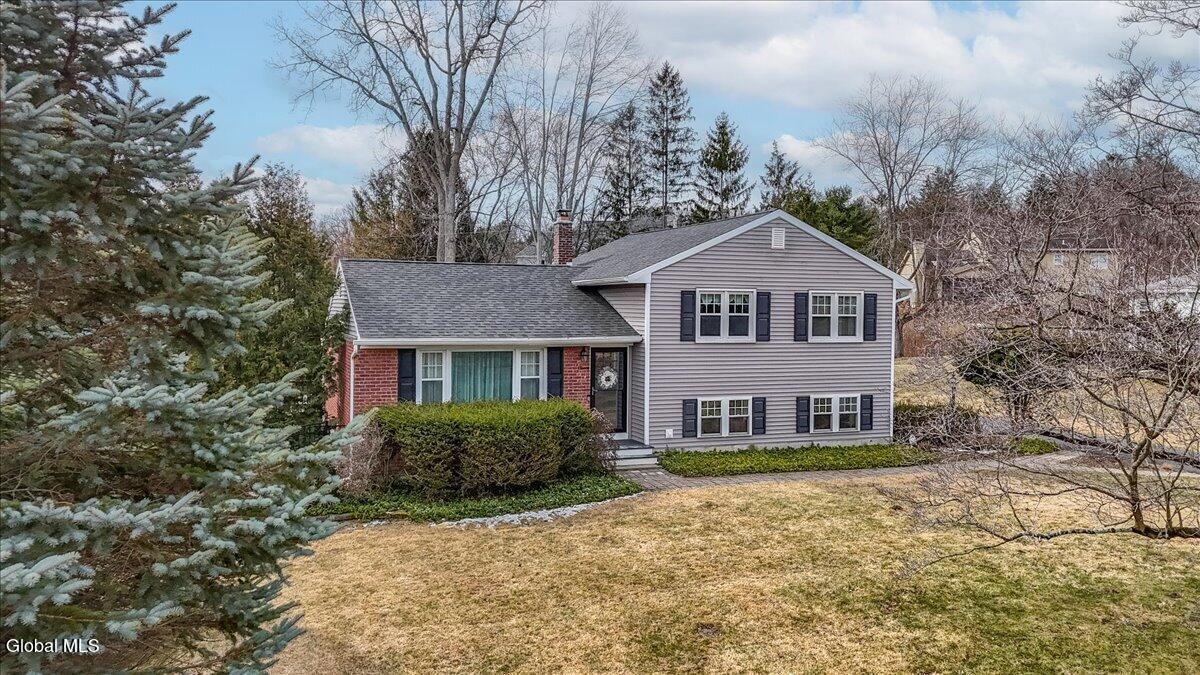 11 Gregory Lane Loudonville NY 12211