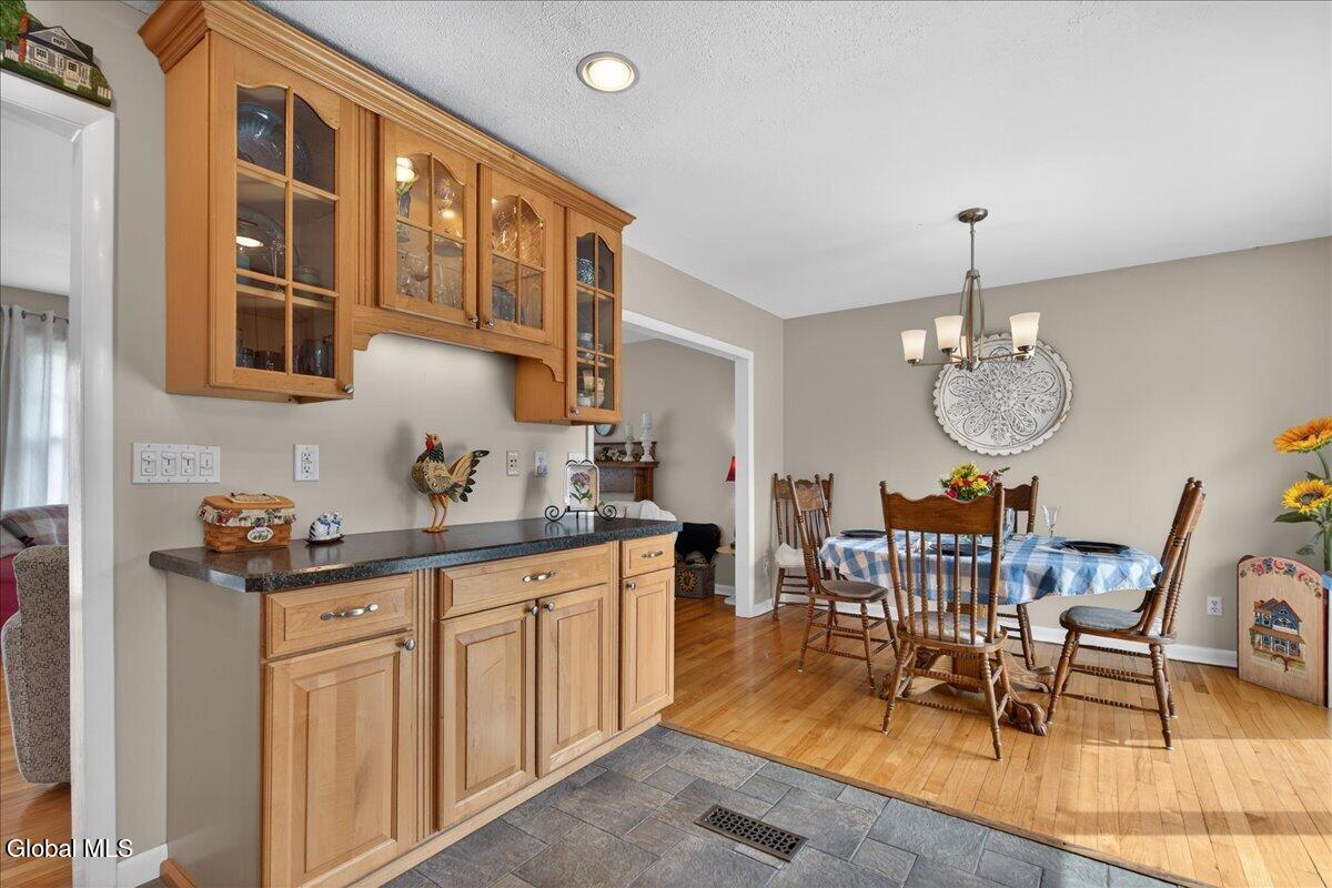 11 Gregory Lane Loudonville NY 12211