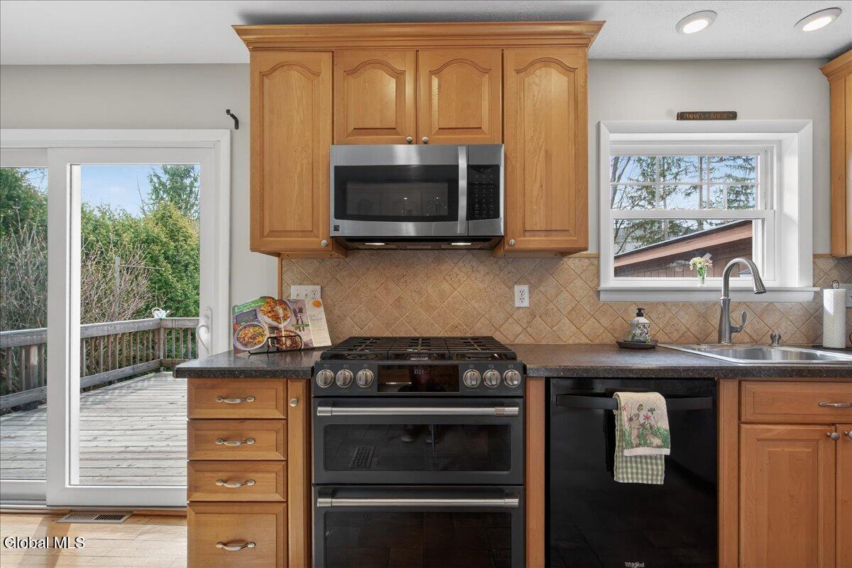 11 Gregory Lane Loudonville NY 12211