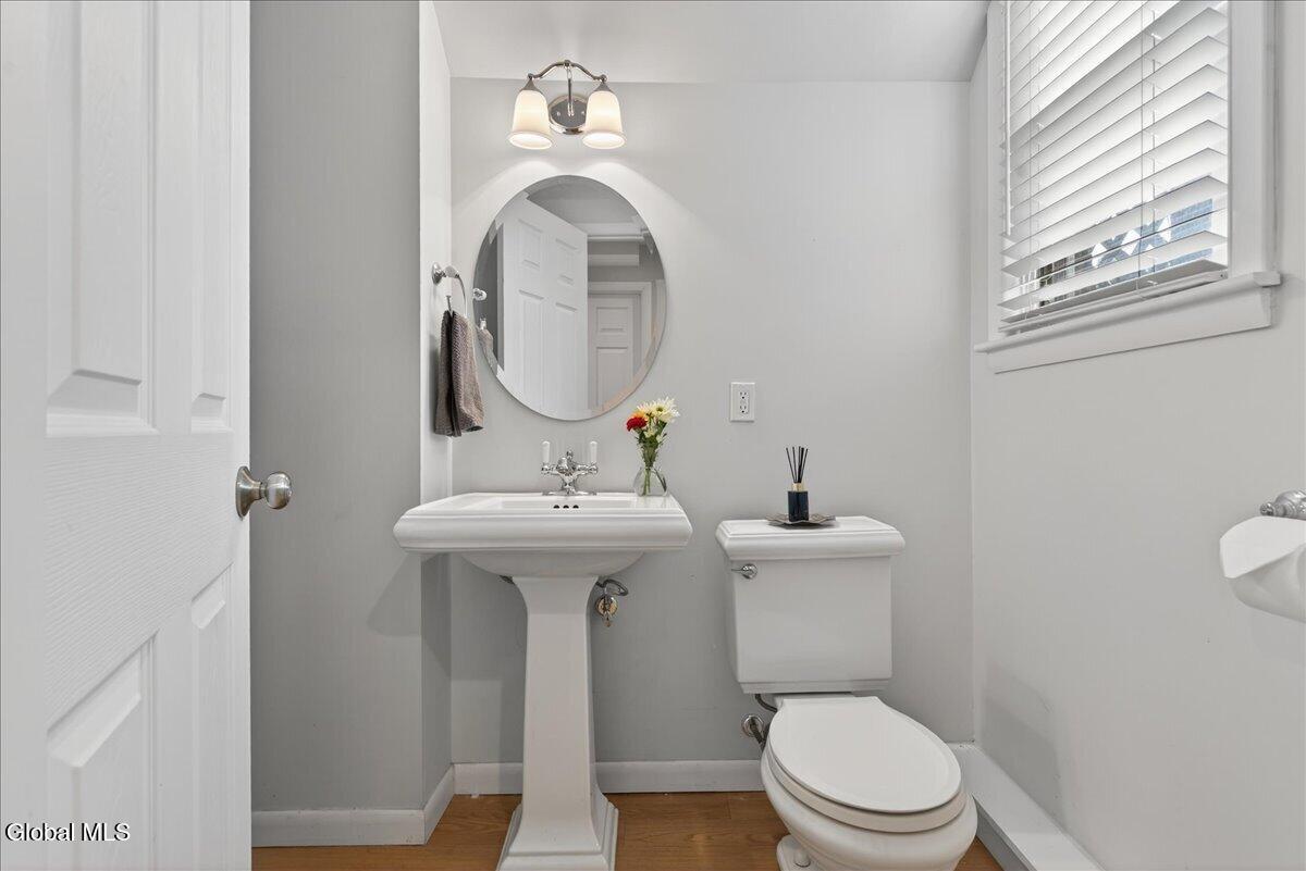 11 Gregory Lane Loudonville NY 12211