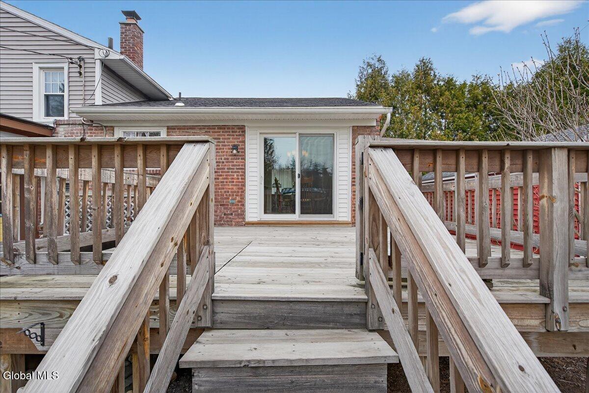 11 Gregory Lane Loudonville NY 12211