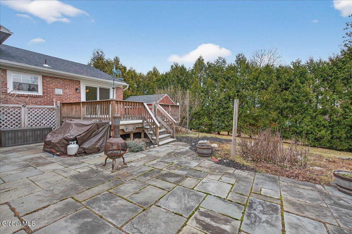 11 Gregory Lane Loudonville NY 12211