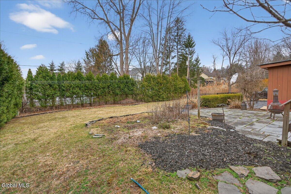 11 Gregory Lane Loudonville NY 12211