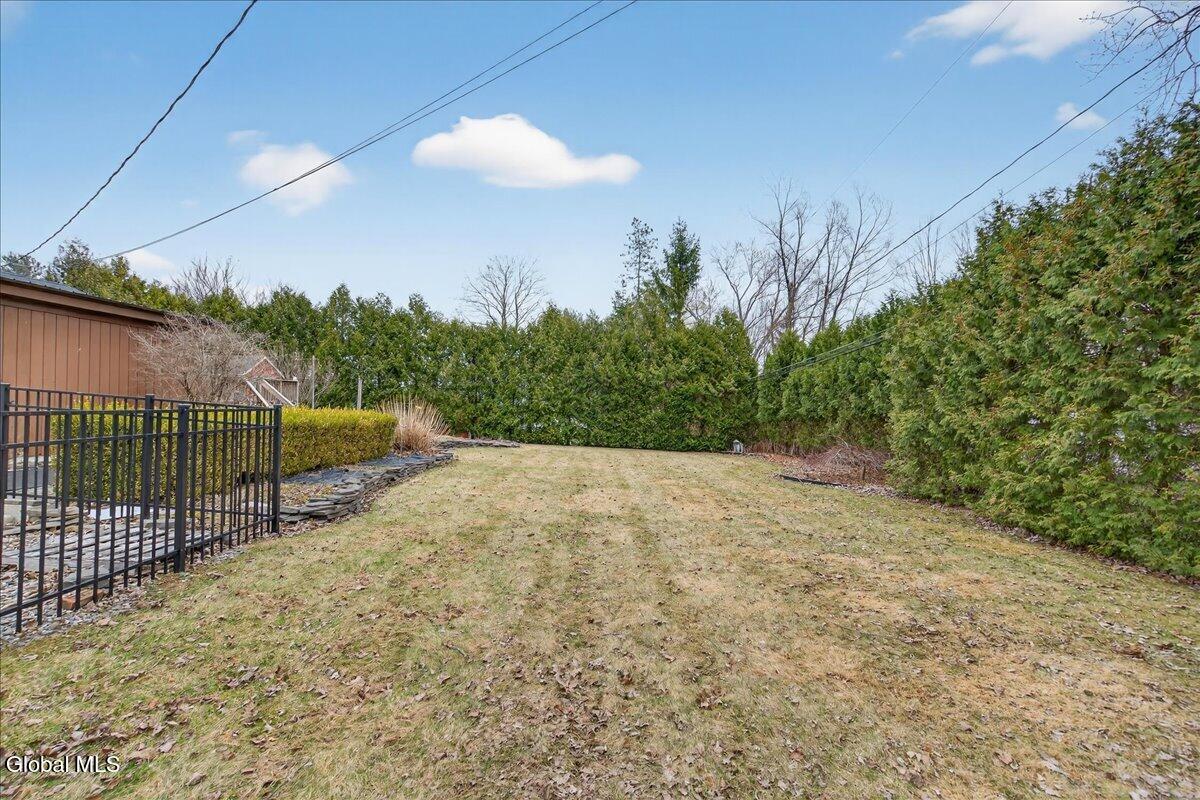 11 Gregory Lane Loudonville NY 12211