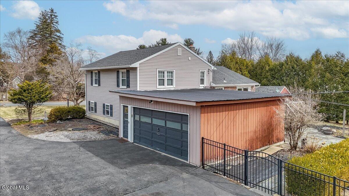 11 Gregory Lane Loudonville NY 12211