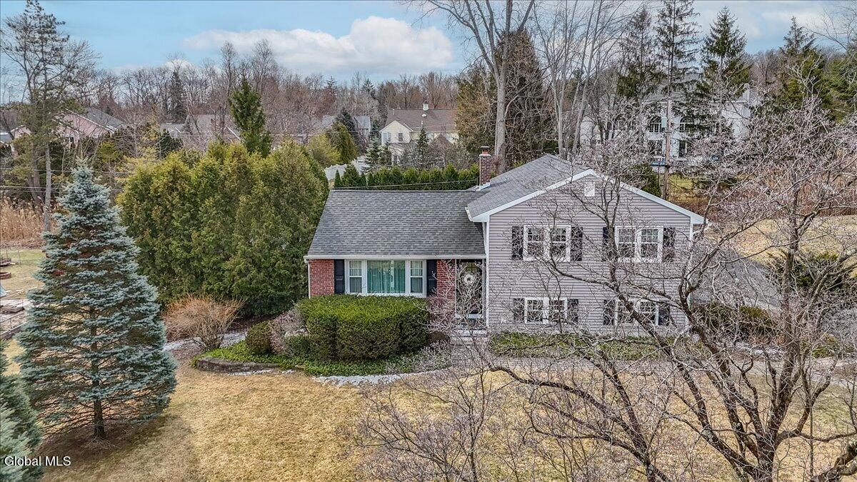 11 Gregory Lane Loudonville NY 12211