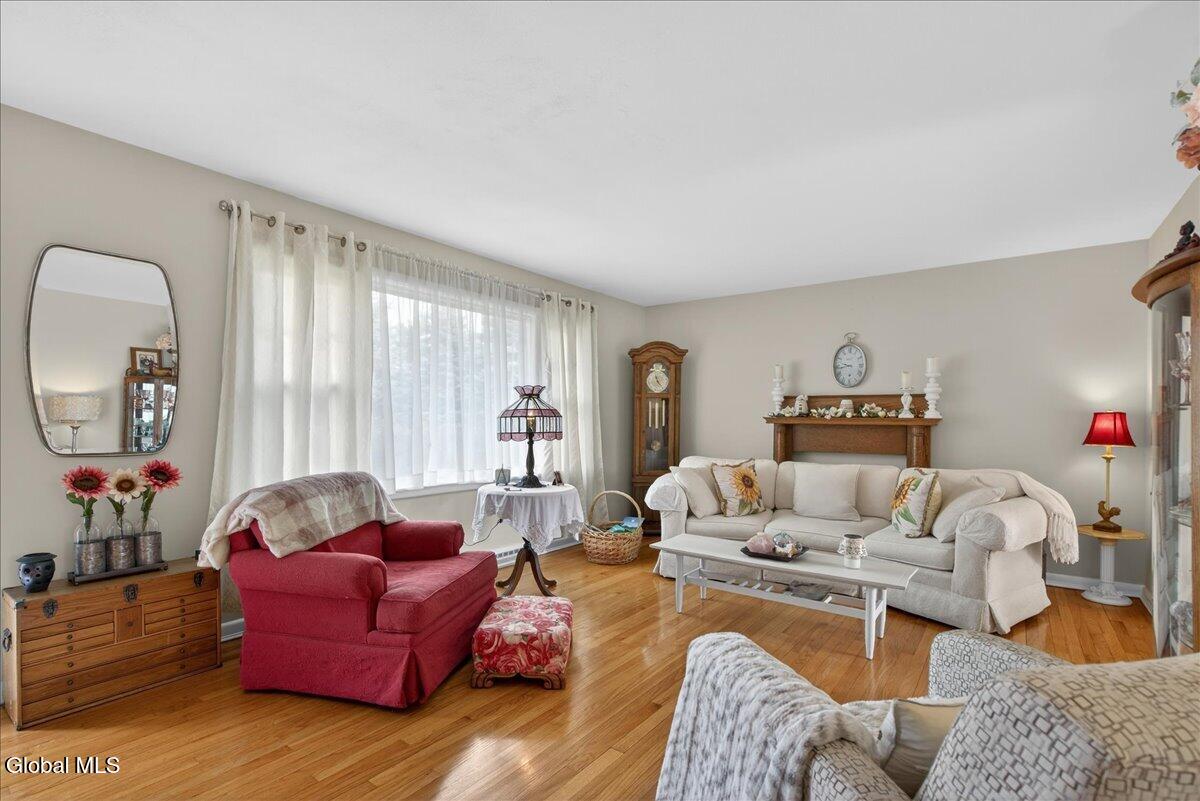 11 Gregory Lane Loudonville NY 12211