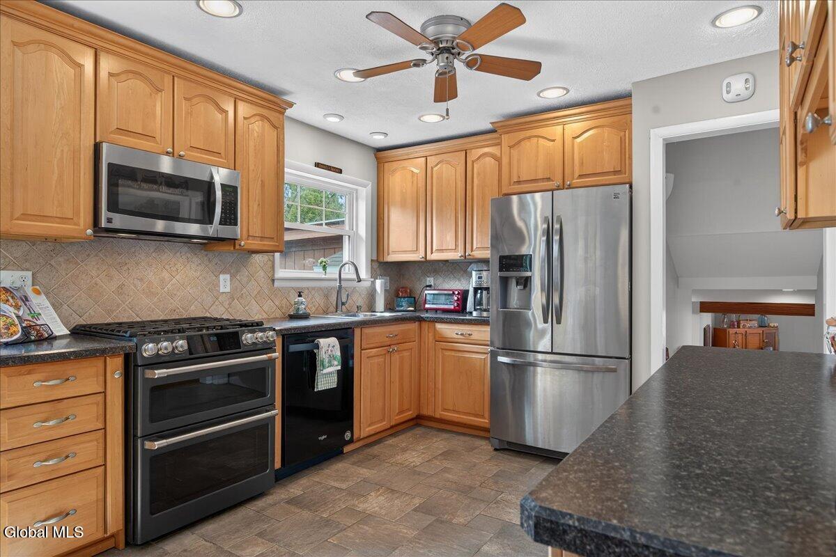 11 Gregory Lane Loudonville NY 12211