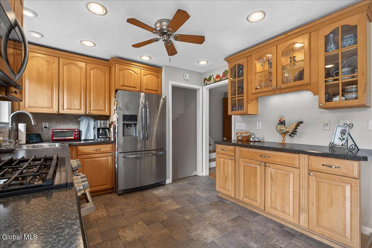 11 Gregory Lane Loudonville NY 12211