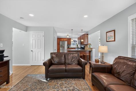 25 Erie Drive Slingerlands NY 12159