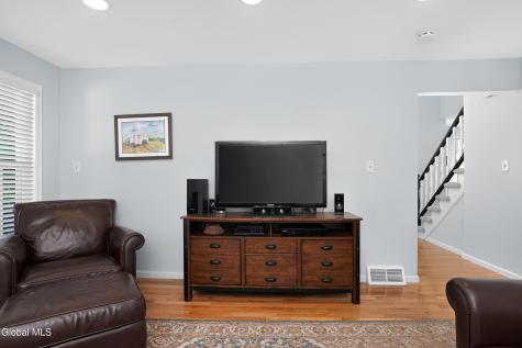 25 Erie Drive Slingerlands NY 12159