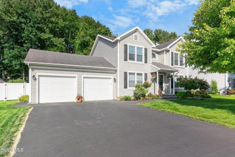 25 Erie Drive Slingerlands NY 12159