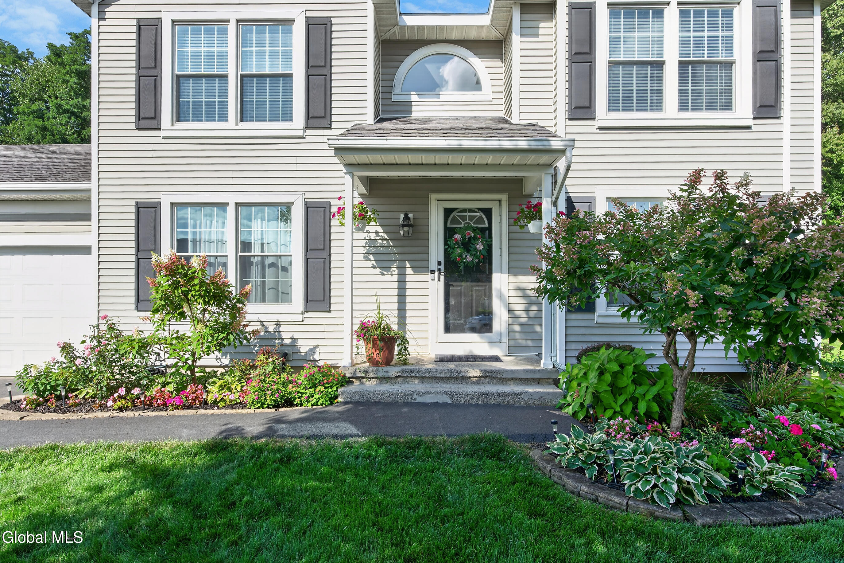 25 Erie Drive Slingerlands NY 12159