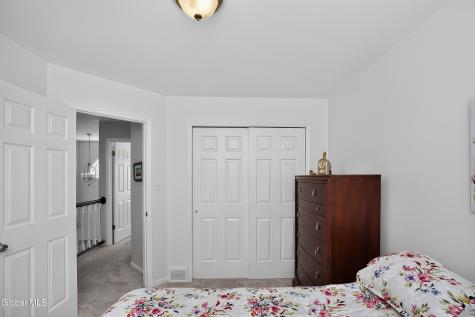 25 Erie Drive Slingerlands NY 12159