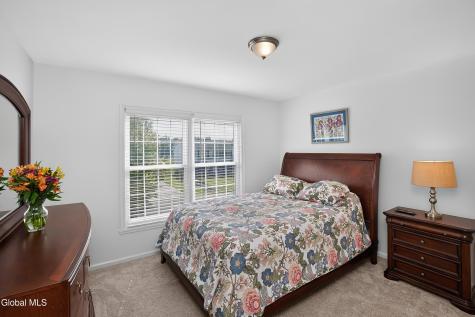 25 Erie Drive Slingerlands NY 12159