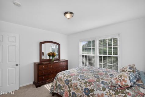 25 Erie Drive Slingerlands NY 12159