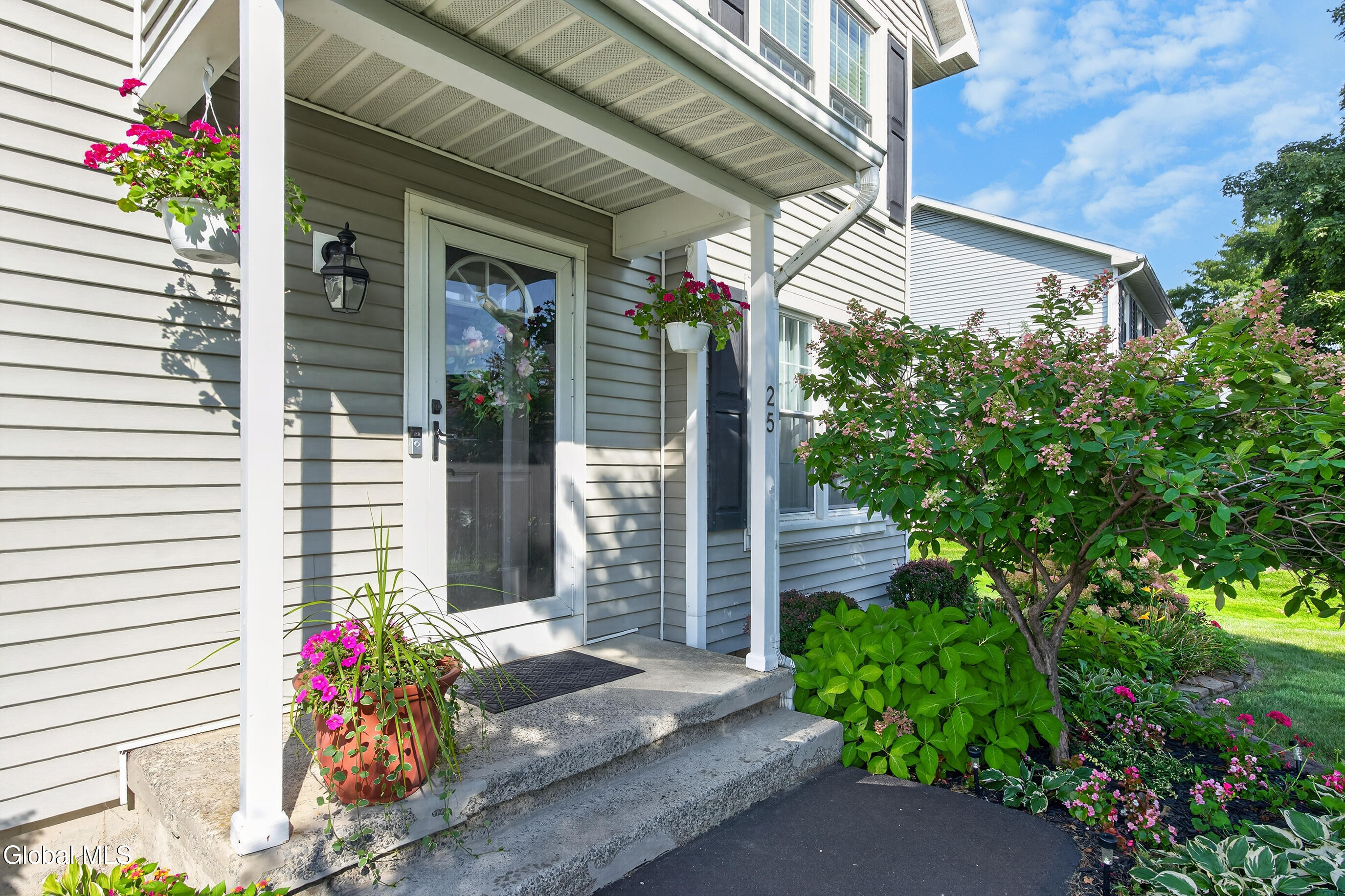 25 Erie Drive Slingerlands NY 12159