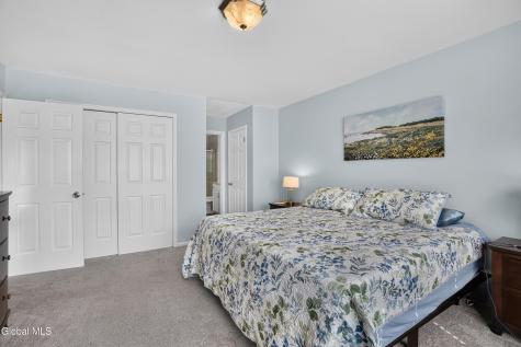 25 Erie Drive Slingerlands NY 12159