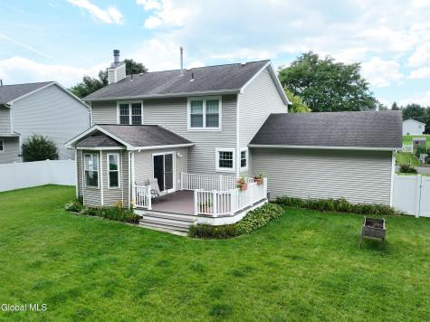 25 Erie Drive Slingerlands NY 12159