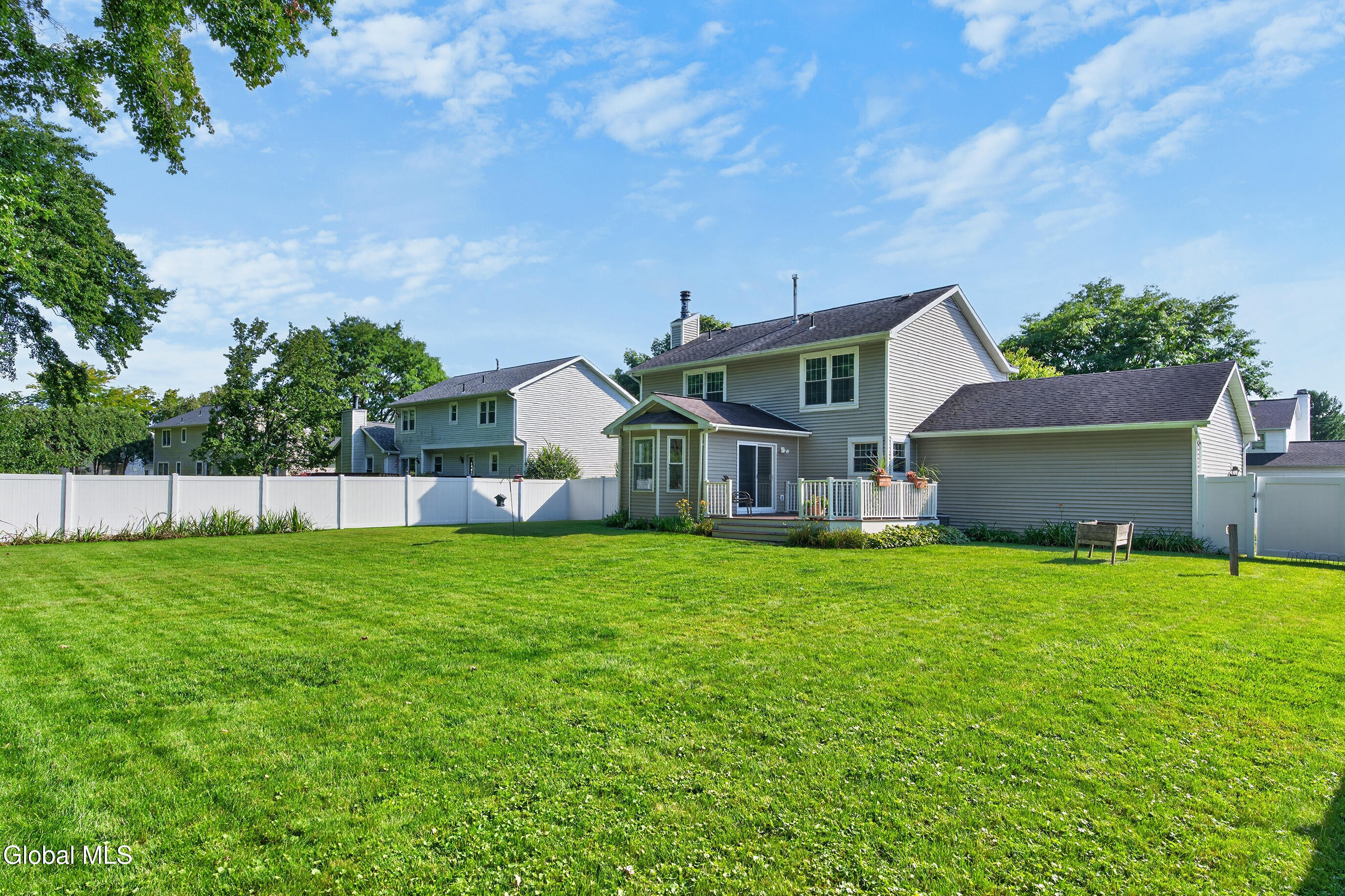 25 Erie Drive Slingerlands NY 12159