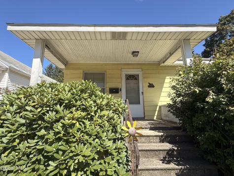 1017 Raymond Street Schenectady NY 12308