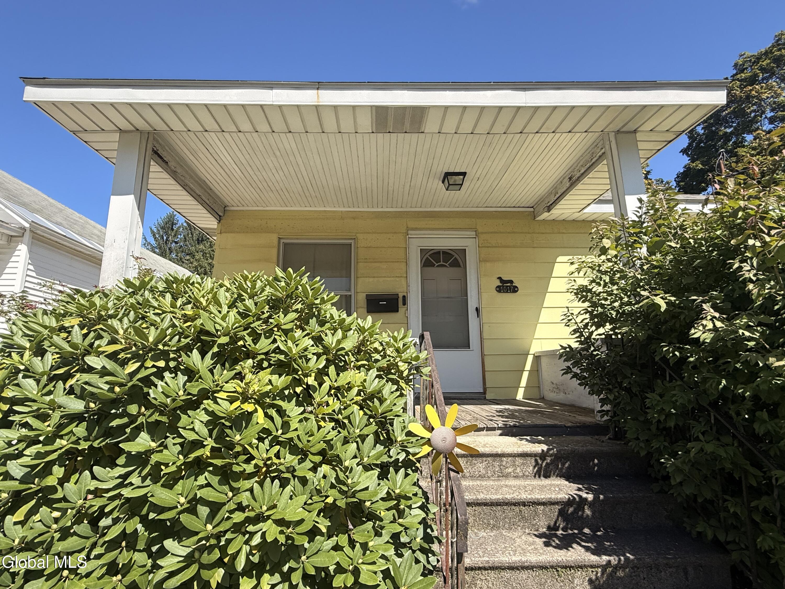1017 Raymond Street Schenectady NY 12308