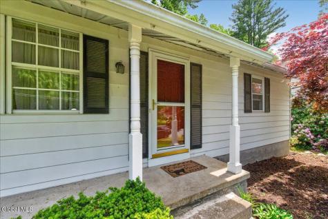 114 Hathorn Boulevard Saratoga Springs NY 12866